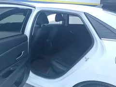2022 Hyundai Elantra 1.5L CVT GLX Elite, белый — фото 11