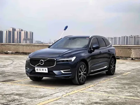 2021 Volvo XC60 4WD Luxury