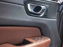 2021 Volvo XC60 4WD Luxury, синий — фото 10