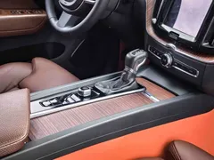 2021 Volvo XC60 4WD Luxury, синий — фото 27