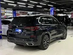 2021 BMW X5 xDrive40i M Sport Package, чёрный — фото 6