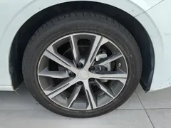 2023 Geely Emgrand 4th Gen Champion 1.5L CVT Premium, белый — фото 6