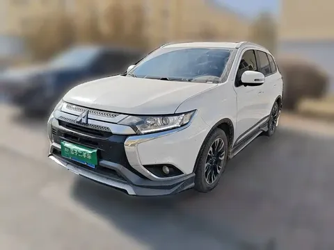 2020 Mitsubishi Outlander 2.0L 2WD Enjoy 7