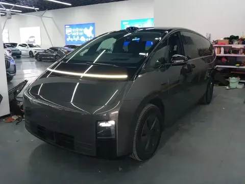 2024 Li Auto MEGA Ultra