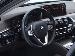 2021 BMW 5 Series 530Li Premium Luxury Package, чёрный — фото 13