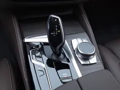 2021 BMW 5 Series 530Li Premium Luxury Package, чёрный — фото 16