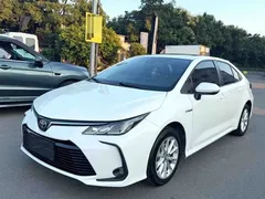 2022 Toyota Corolla 1.8L Hybrid E-CVT, белый — фото 1
