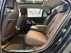 2023 BMW 7 Series 735Li M Sport Package, чёрный — фото 10