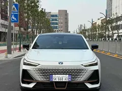 2022 Changan UNI-V 1.5T Sport, белый — фото 3