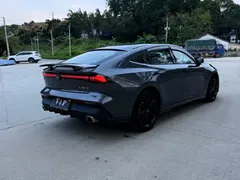 2022 Changan UNI-V 1.5T — фото 6