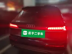 2023 Audi Q7 45 TFSI quattro S line Sport, чёрный — фото 3