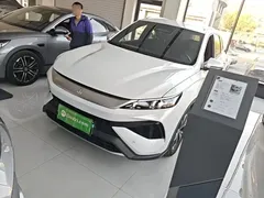 2025 BYD Song Pro 2nd Gen Smart Driving DM-i PHEV 75km Leading, белый — фото 1