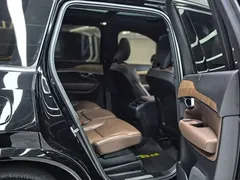 2022 Volvo XC90 7-seat, чёрный — фото 13