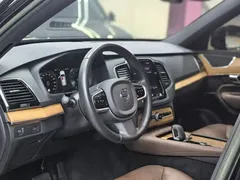 2022 Volvo XC90 7-seat, чёрный — фото 14