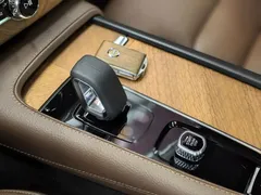 2022 Volvo XC90 7-seat, чёрный — фото 17