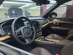 2022 Volvo XC90 7-seat, чёрный — фото 30
