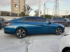 2021 Hyundai Elantra 1.5L CVT TOP Flagship, синий — фото 4