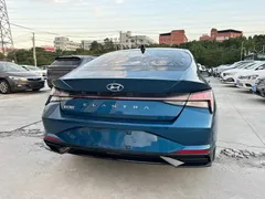 2021 Hyundai Elantra 1.5L CVT TOP Flagship, синий — фото 6