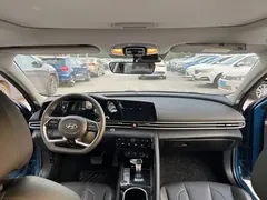 2021 Hyundai Elantra 1.5L CVT TOP Flagship, синий — фото 11