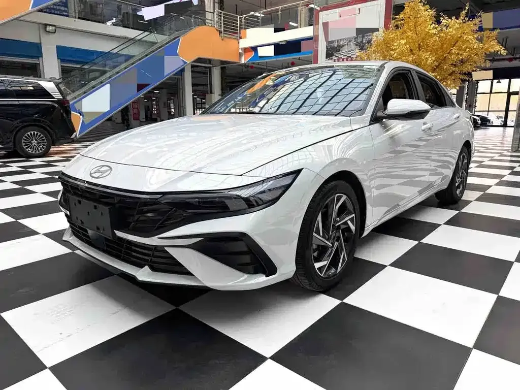 2023 Hyundai Elantra 1.5L CVT LUX Premium