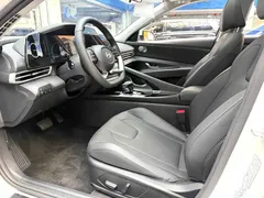 2023 Hyundai Elantra 1.5L CVT LUX Premium, белый — фото 6
