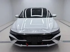 2023 Hyundai Elantra 1.5L CVT LUX Premium, белый — фото 1