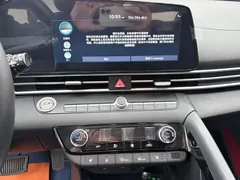 2023 Hyundai Elantra 1.5L CVT LUX Premium, белый — фото 12