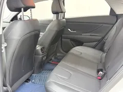 2023 Hyundai Elantra 1.5L CVT LUX Premium, белый — фото 16