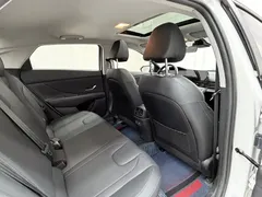2023 Hyundai Elantra 1.5L CVT LUX Premium, белый — фото 18