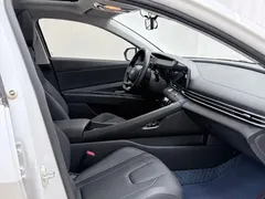 2023 Hyundai Elantra 1.5L CVT LUX Premium, белый — фото 19