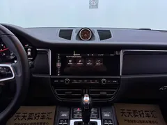 2021 Porsche Macan 2.0T — фото 11