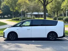 2024 Li Auto MEGA Ultra, белый — фото 2
