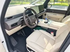 2024 Li Auto MEGA Ultra, белый — фото 4