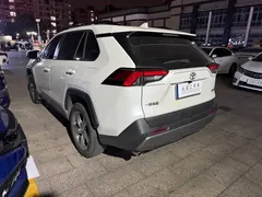 2022 Toyota RAV4 2.0L CVT 2WD Fashion, белый — фото 11