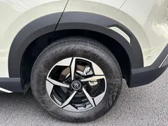 2025 BYD Yuan UP Smart Driving 401km Leading, белый — фото 16