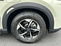 2025 BYD Yuan UP Smart Driving 401km Leading, белый — фото 18