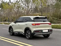 2025 BYD Yuan UP Smart Driving 401km Leading, белый — фото 21
