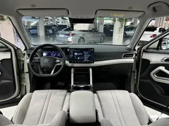 2025 BYD Yuan UP Smart Driving 401km Vitality, зелёный — фото 14