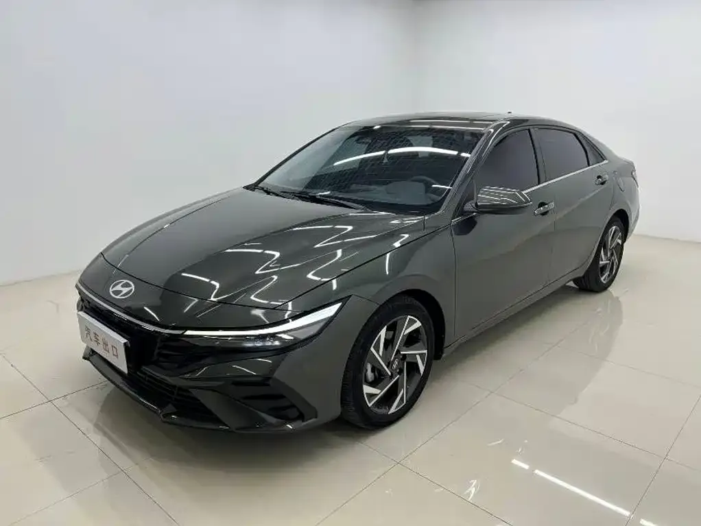 2023 Hyundai Elantra 1.5L CVT LUX Premium