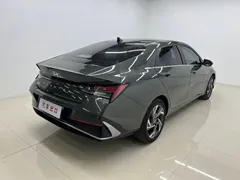 2023 Hyundai Elantra 1.5L CVT LUX Premium — фото 4