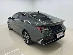 2023 Hyundai Elantra 1.5L CVT LUX Premium — фото 6