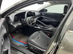 2023 Hyundai Elantra 1.5L CVT LUX Premium — фото 10
