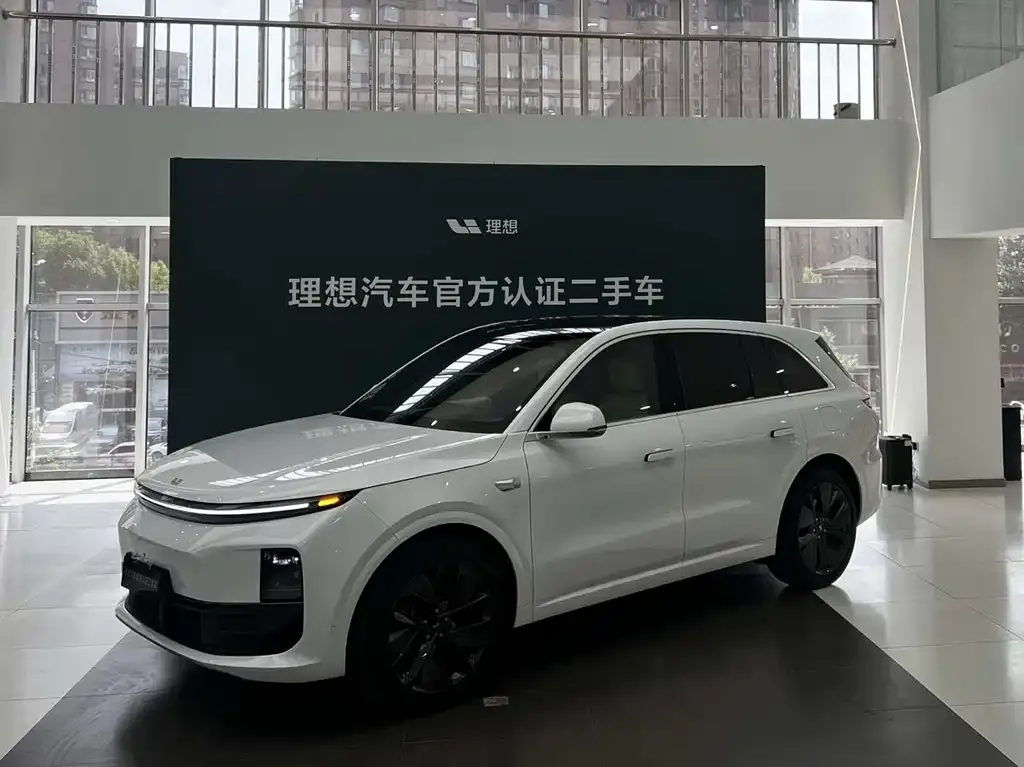2025 Li Auto L6