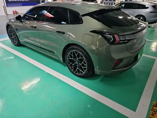 2025 Zeekr 001 WE 95kWh 4WD