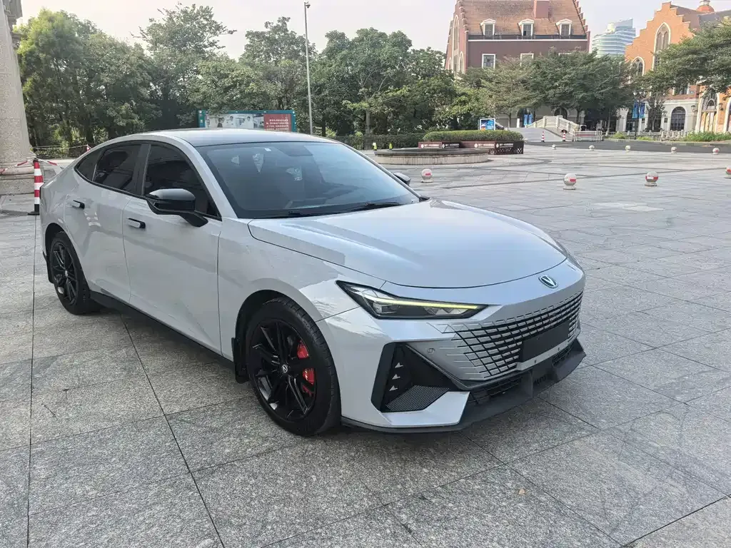 2022 Changan UNI-V 1.5T Premium