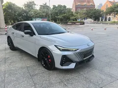 2022 Changan UNI-V 1.5T Premium — фото 1