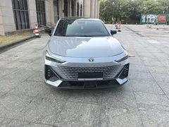 2022 Changan UNI-V 1.5T Premium — фото 2