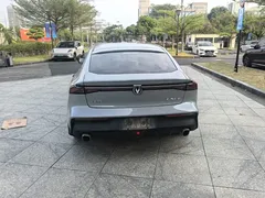 2022 Changan UNI-V 1.5T Premium — фото 17
