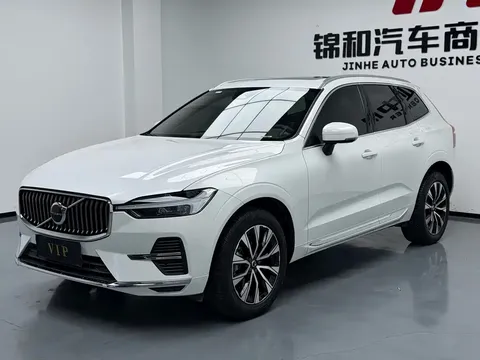 2023 Volvo XC60 4WD Luxury