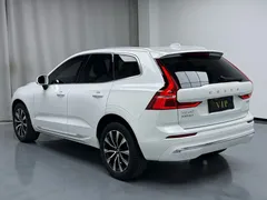 2023 Volvo XC60 4WD Luxury, белый — фото 2